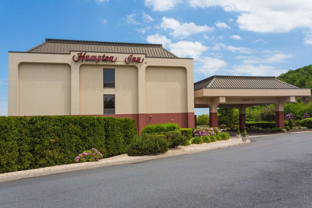 Hampton Inn Hazleton Exterior foto